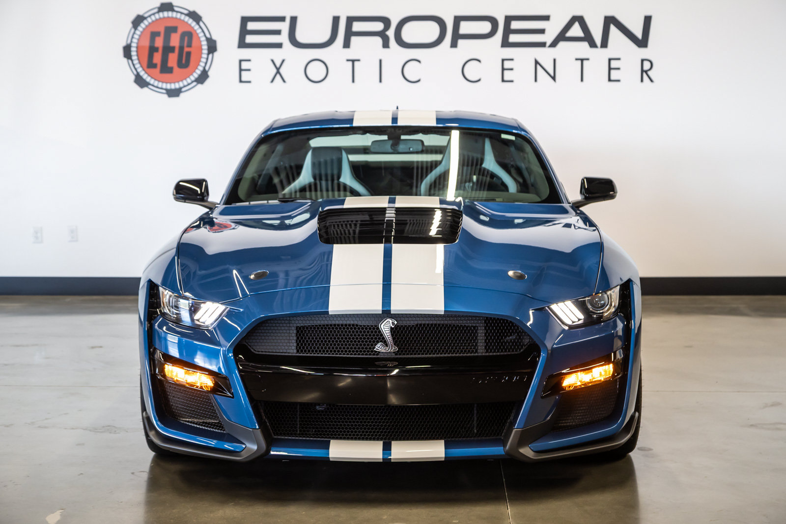 Used 2020 Ford Mustang Shelby GT500 w/ Carbon Fiber Track Pack RWD image 3