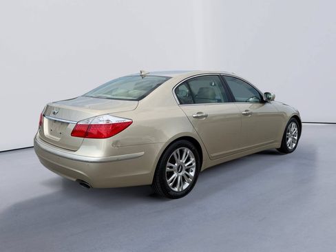 Used 2011 Hyundai Genesis 3.8 w/ Technology Pkg 4 RWD image 3
