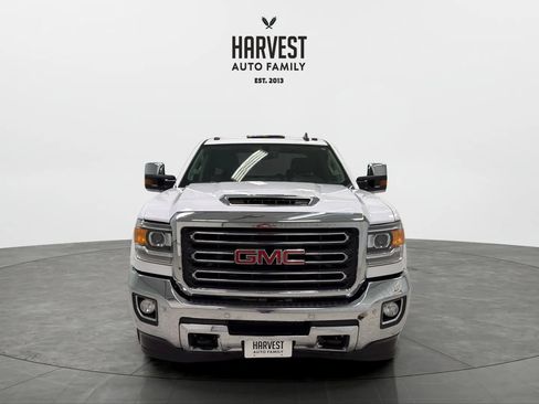 Used 2019 GMC Sierra 2500 SLT w/ Duramax Plus Package AWD/4WD image 11