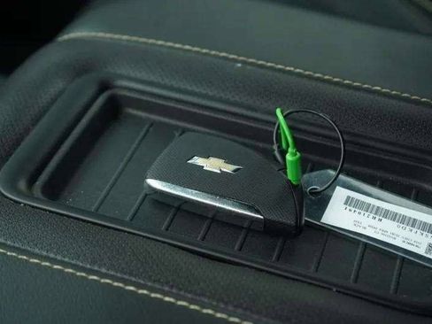 Used 2024 Chevrolet Suburban Premier image 64