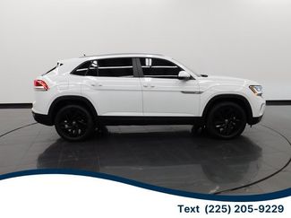 Used 2022 Volkswagen Atlas Cross Sport SE image 1
