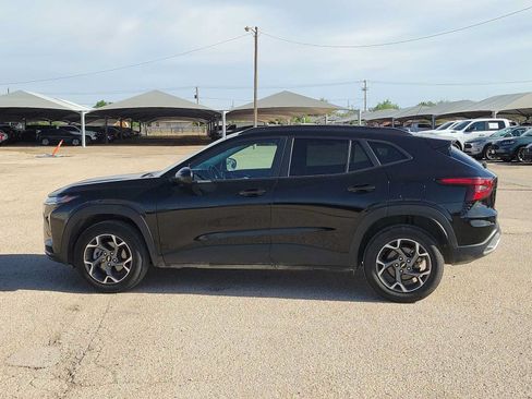Used 2025 Chevrolet Trax LT FWD image 5