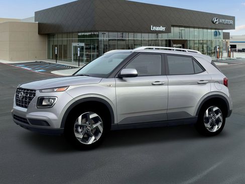 New 2026 Hyundai Venue SEL FWD image 2