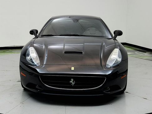 Used 2010 Ferrari California RWD image 2