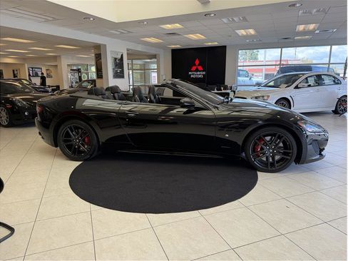 Used 2017 Maserati GranTurismo Sport RWD image 4