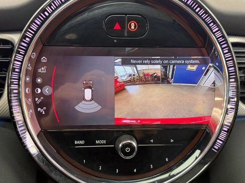 Used 2022 MINI Cooper 2-Door Hardtop w/ Premium Package image 78