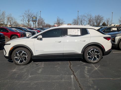 New 2026 Chevrolet Equinox EV LT image 5
