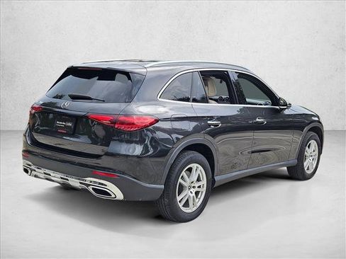 Used 2023 Mercedes-Benz GLC 300 image 5