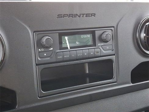 Used 2025 Mercedes-Benz Sprinter 2500 image 18