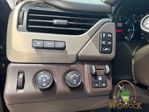 Used 2019 GMC Yukon Denali w/ Denali Ultimate Package AWD/4WD image 24