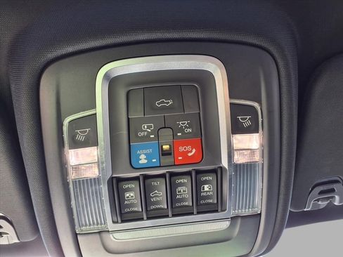 Used 2019 RAM 1500 Laramie image 15