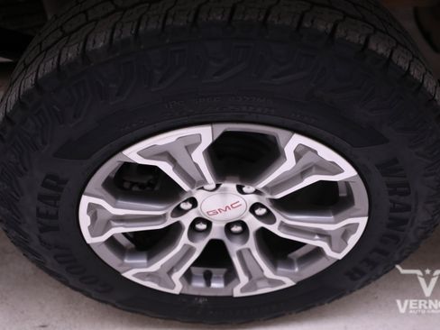 Used 2022 GMC Sierra 1500 SLT w/ X31 Off-Road Package image 32