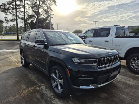 Used 2021 Jeep Grand Cherokee L Limited w/ Luxury Tech Group II image 2