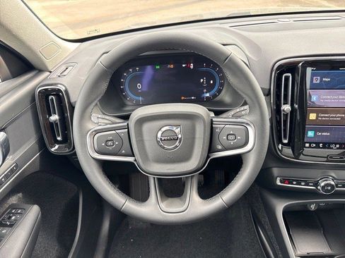 New 2025 Volvo XC40 B5 Core w/ Climate Package image 6