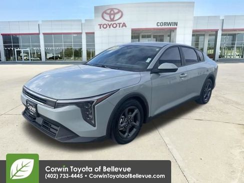 Used 2025 Kia K4 LXS image 8