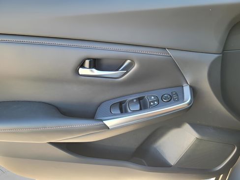 Certified 2022 Nissan Sentra SR w/ Midnight Edition image 26