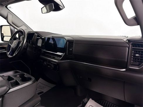 Used 2024 Chevrolet Silverado 2500 LT image 26