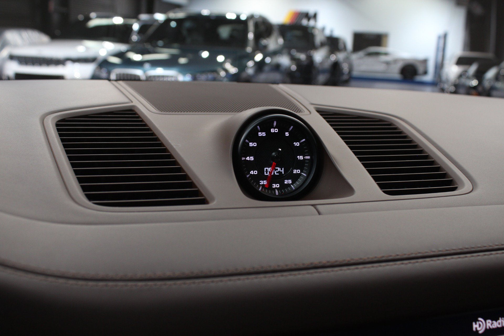 Used 2023 Porsche Cayenne Turbo AWD/4WD image 77