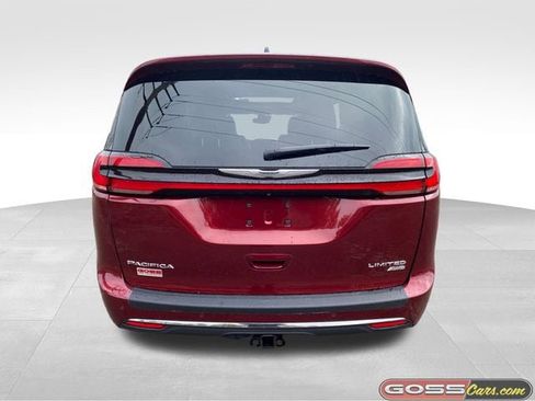Certified 2023 Chrysler Pacifica Limited w/ Trailer Tow Group AWD/4WD image 4
