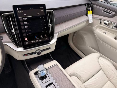 Used 2026 Volvo XC90 B6 Ultra w/ Protection Package image 24