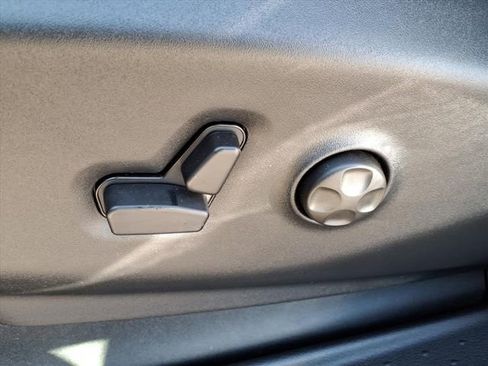 New 2026 Chrysler Pacifica Select image 8