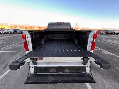 Used 2024 Chevrolet Silverado 3500 High Country w/ High Country Premium Package image 12