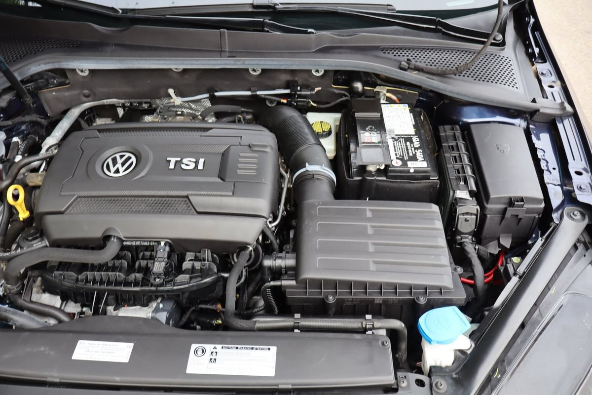 Used 2018 Volkswagen Golf S FWD image 40