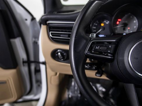 Used 2023 Porsche Macan S image 26