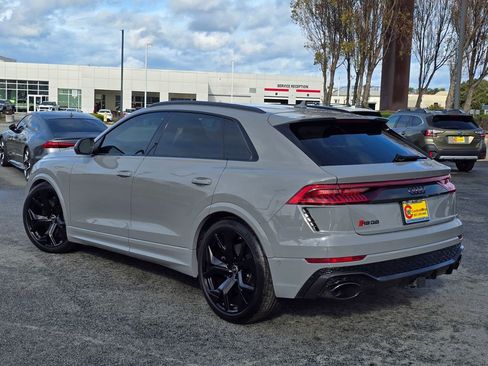 Used 2023 Audi RS Q8 w/ Black Optic Package image 3