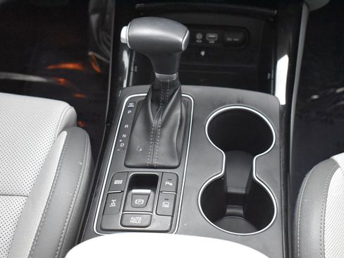 Certified 2020 Kia Sorento SX image 23