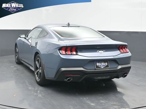 Used 2025 Ford Mustang Coupe image 5