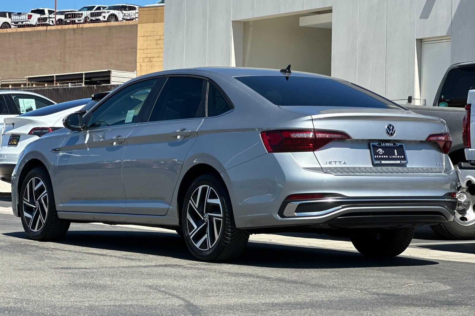 Used 2023 Volkswagen Jetta SEL FWD image 5
