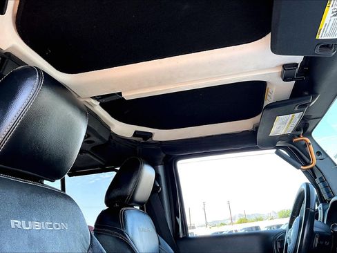 Used 2016 Jeep Wrangler Unlimited Rubicon AWD/4WD image 16