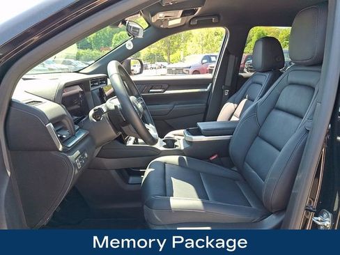 Used 2025 GMC Terrain Elevation w/ Elevation Premium Package AWD/4WD image 2