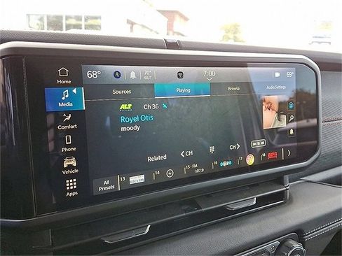 Used 2024 Jeep Wrangler Unlimited Rubicon image 16