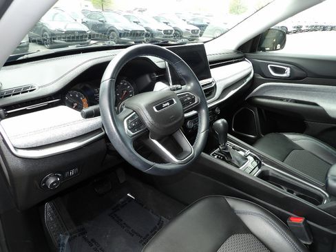 Used 2022 Jeep Compass Latitude w/ Convenience Group AWD/4WD image 24