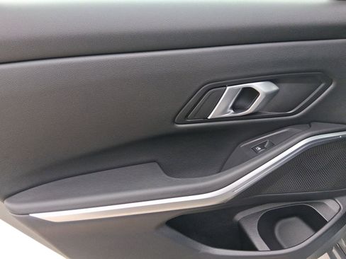 Used 2025 BMW 330i Sedan w/ Convenience Package image 28