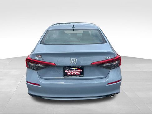Used 2022 Honda Civic Sport image 4