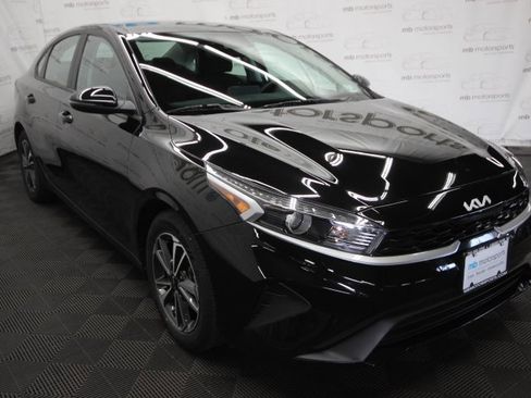 Used 2023 Kia Forte LXS w/ LXS Technology Package image 9