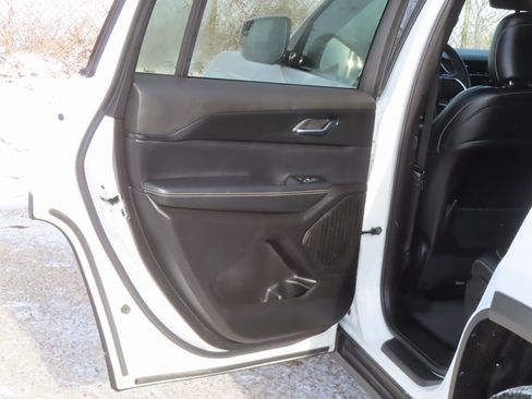 Certified 2025 Jeep Grand Cherokee L Altitude image 23