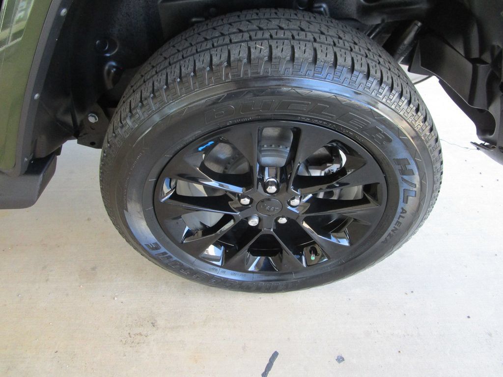 Used 2022 Jeep Wrangler Unlimited Sahara AWD/4WD image 11