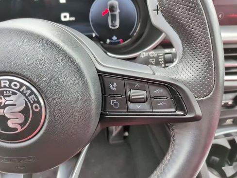 Used 2024 Alfa Romeo Stelvio Veloce AWD/4WD image 28