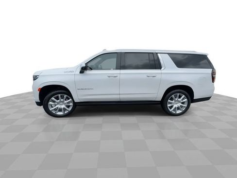Certified 2023 Chevrolet Suburban High Country w/ Advanced Technology Package AWD/4WD image 5