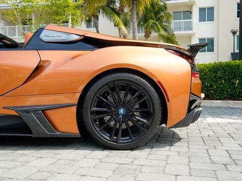 Used 2019 BMW i8 Roadster AWD/4WD image 16