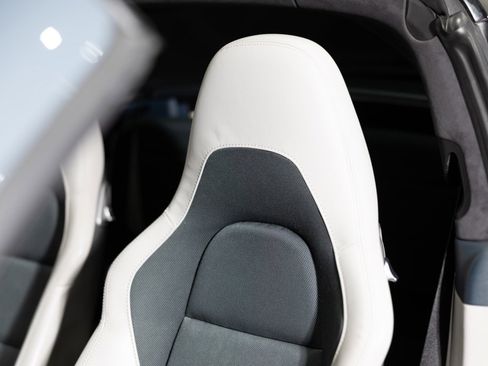 Used 2018 Porsche 911 Targa 4 GTS image 7