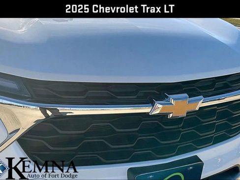 Used 2025 Chevrolet Trax LT w/ Driver Confidence Package FWD image 35