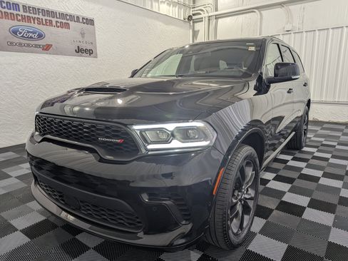 Used 2025 Dodge Durango GT AWD/4WD image 3