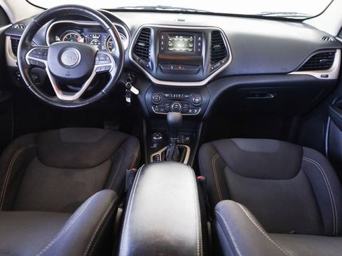 Used 2016 Jeep Cherokee Latitude w/ Safety/Convenience Group image 6
