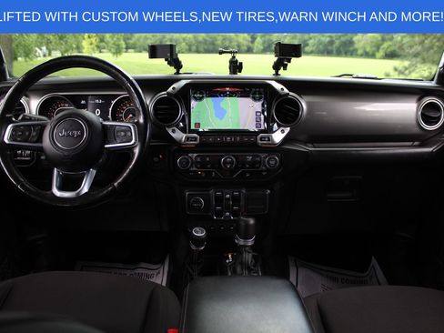 Used 2019 Jeep Wrangler Unlimited Sahara w/ Cold Weather Group AWD/4WD image 10