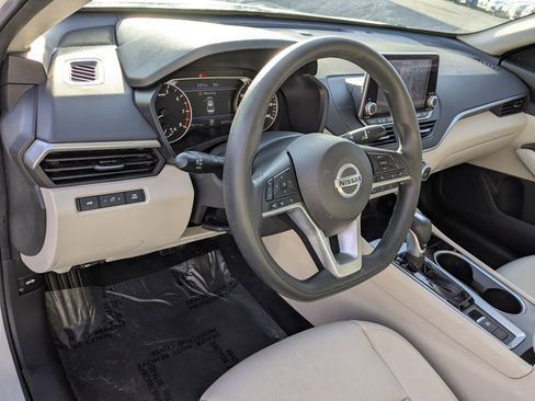 Used 2021 Nissan Altima 2.5 SV image 16